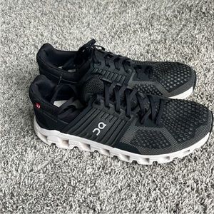 On cloud swift running shoes W 8.5